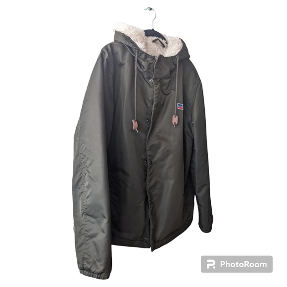 Levis Men's Size Medium Sherpa Lined Water Resistant Winter Jacket Olive Green - Picture 2 of 2